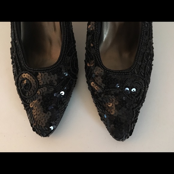 Shoes - Picture 3 of 7